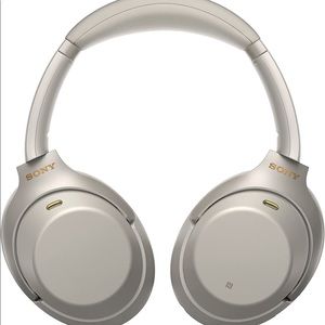 SONY WH-1000Xm3 Headphones( New!!)